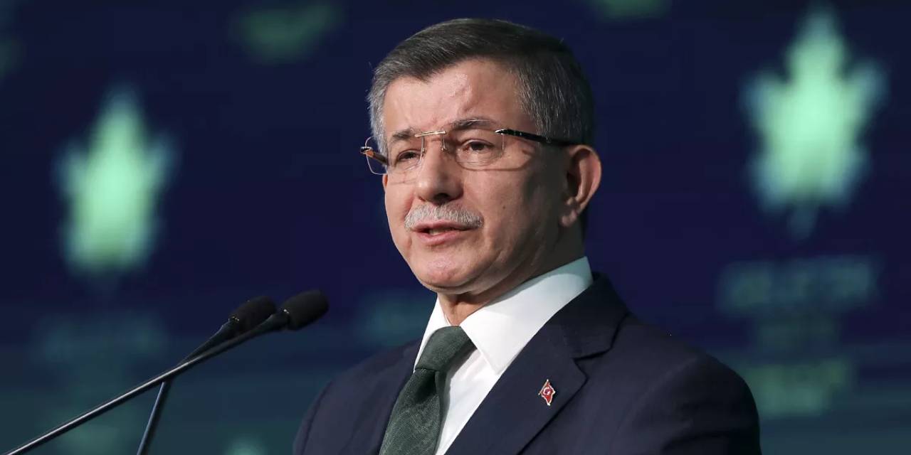 Davutoğlu: Savaş Türkiye’nin kapısında!